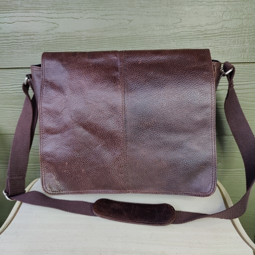 The British Belt Company Antique Cruz Dark Brown Leather Messenger Laptop Bag